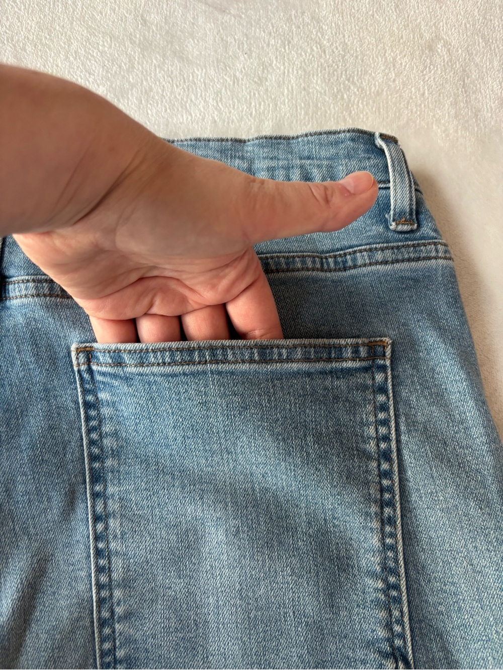 Uniqlo High Rise Wide Straight Leg Jeans Medium Wash Blue Denim Size 32 - Picture 13 of 15